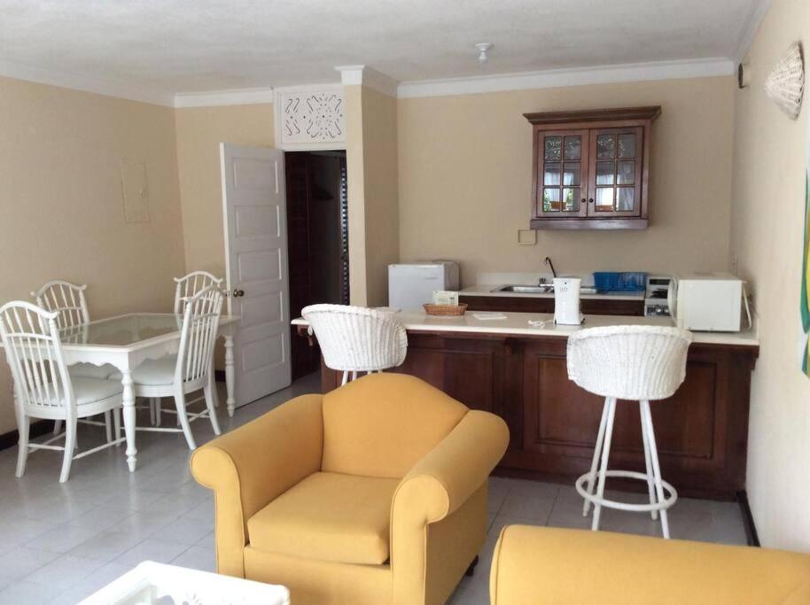 Lush Tropical Apartment Located In A 4-Star Resort Runaway Bay Dış mekan fotoğraf