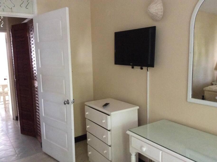 Lush Tropical Apartment Located In A 4-Star Resort Runaway Bay Dış mekan fotoğraf